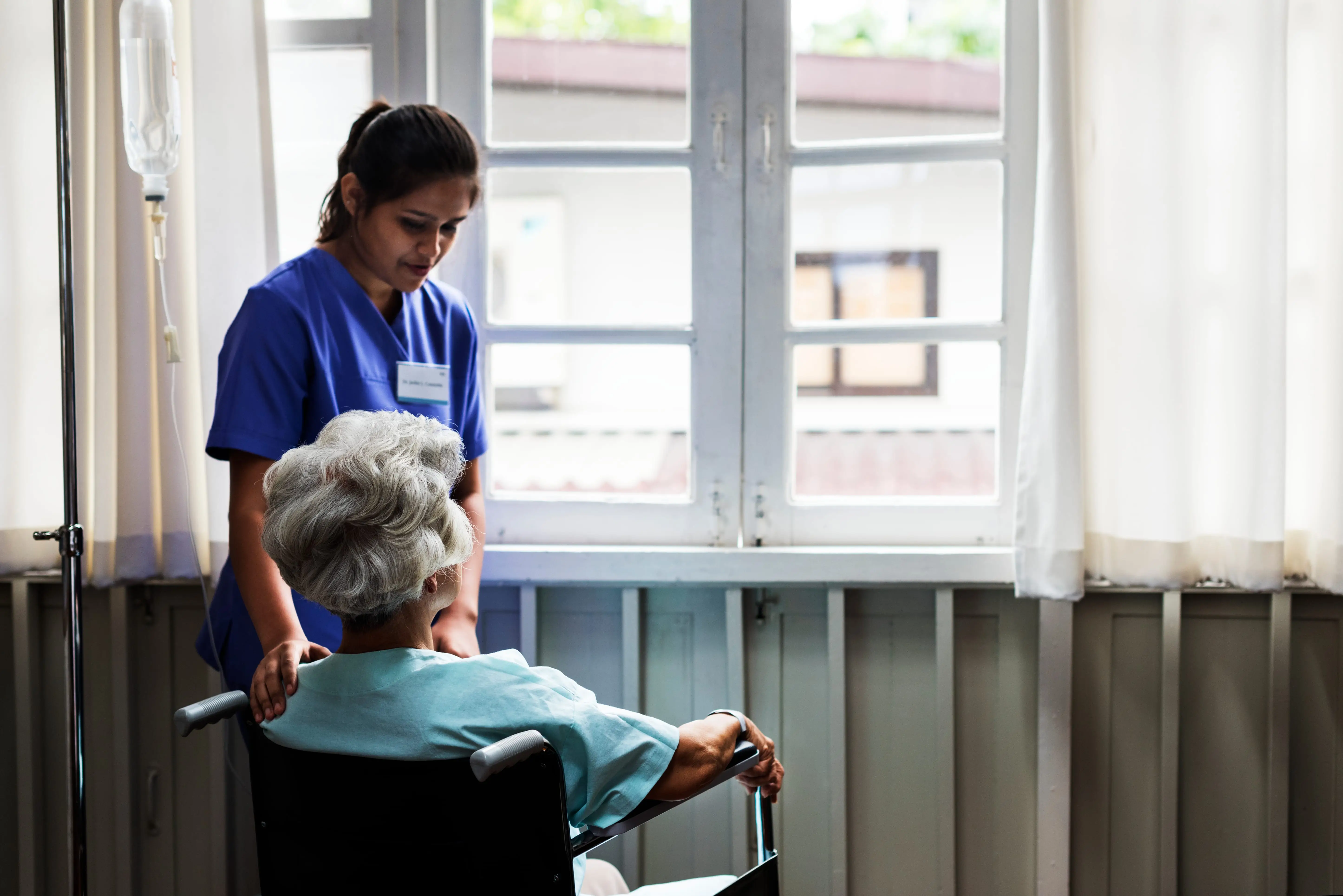How to Find a Reliable Elderly Care Maid in Singapore?
